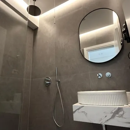 Metali - Centre Hotel Sarandë