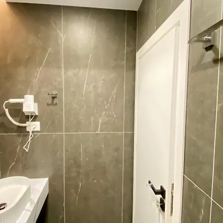 Metali - Centre 3* Sarandë
