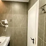 Metali 3* Sarandë