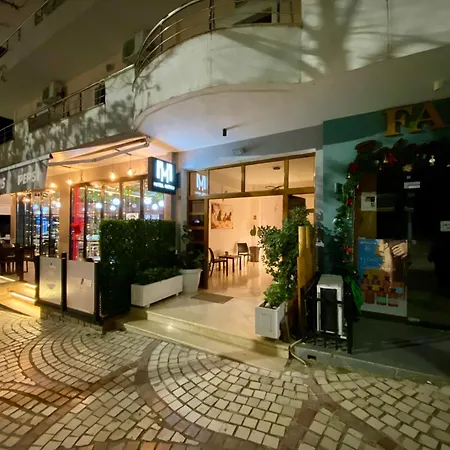 فندق Metali ساراندا