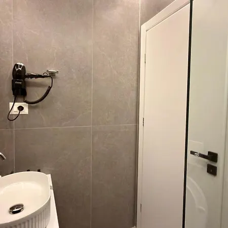 Metali - Centre 3* Sarandë