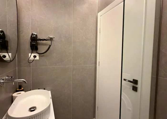 Metali 3* Sarandë